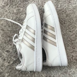 Adidas Grand Court Women’s cloud foam sneakers sz 9.5